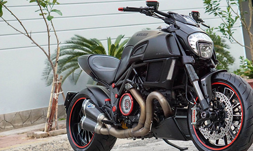 Biker Việt thêm "chất cơ bắp" cho Ducati Diavel 2015 